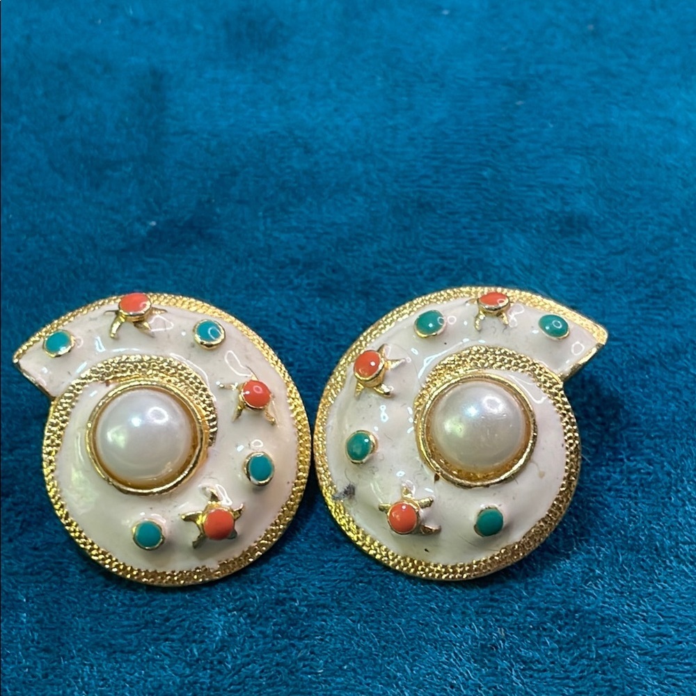 Vintage Goldtone and Faux Pearl Spiral Clip On Earrings